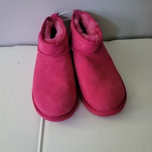 UGG Unisex-Child T Classic Ultra Mini Fashion Boot